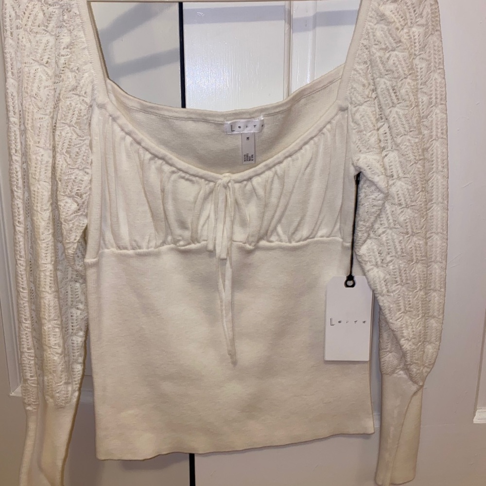 Thin sweater top/blouse